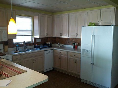 Kitchen with dishwasher