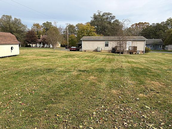 5th image of 88 N Poplar Ave