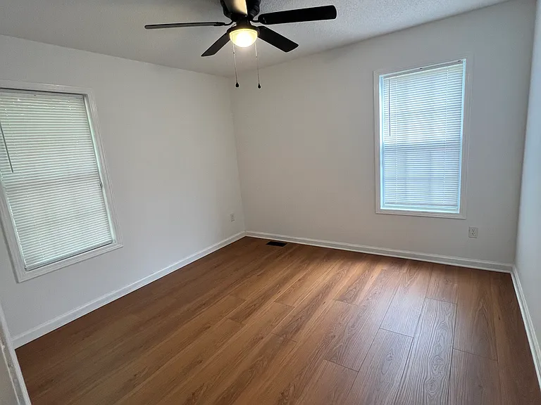 114 Webbs Mill Dr — Photo 12