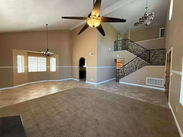 2311 W Hamilton Ave — Photo 3