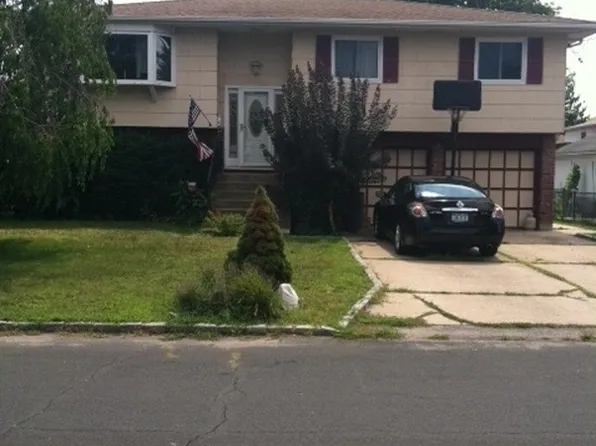 234 Liberty St, Deer Park, NY 11729