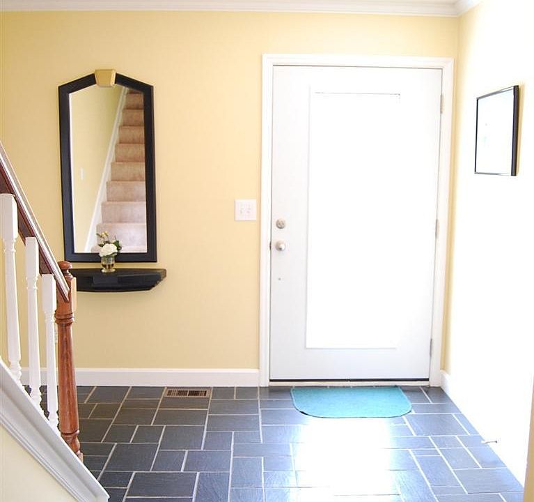 1st image of 10712 Shadowcrest Ct