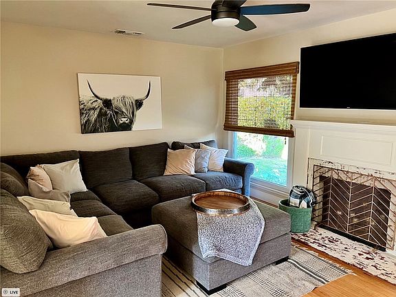 3rd image of 4319 Bel Aire La Canada