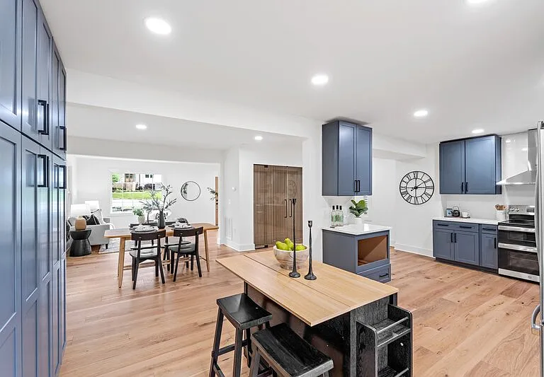 28 Douglas Dr — Photo 15