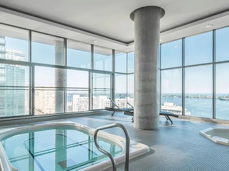 15 Fort York Blvd #1601 — Photo 17