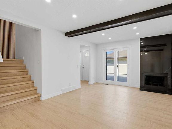 2nd image of 5404 E 10th Ave SE #209