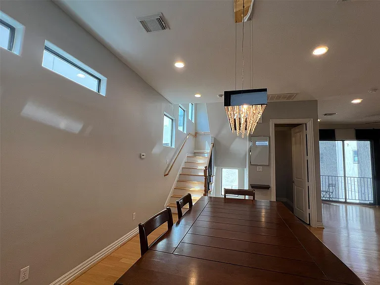 2314 Camden Dr — Photo 8