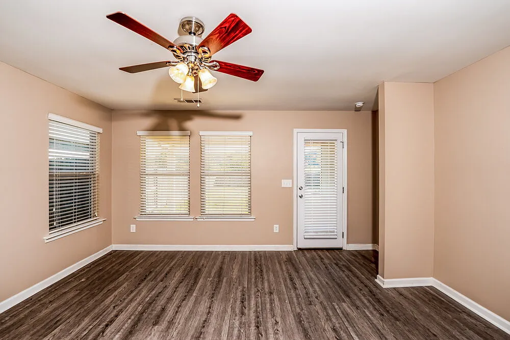 4 bed, 2.0 bath, 2168 sqft, $2,750 — Photo 4