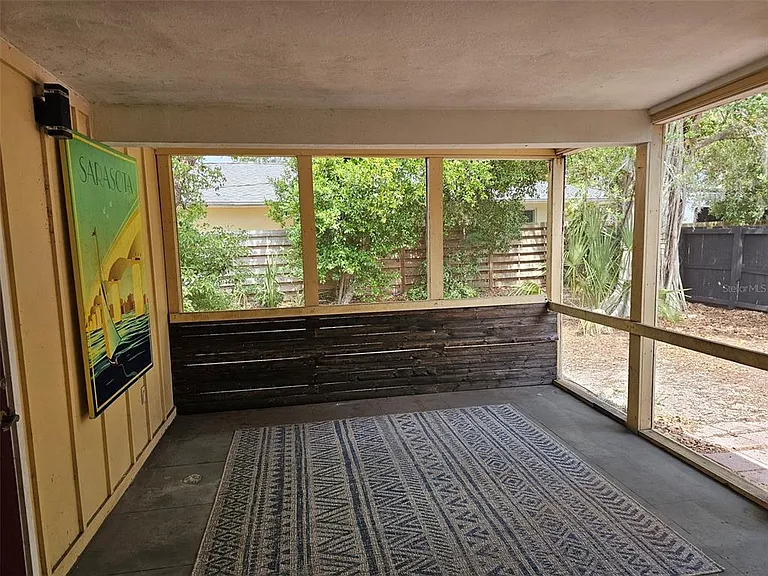 7409 Manatee St — Photo 22