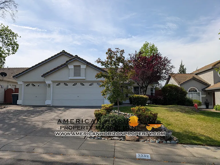 3332 Chapelle Dr — Photo 1