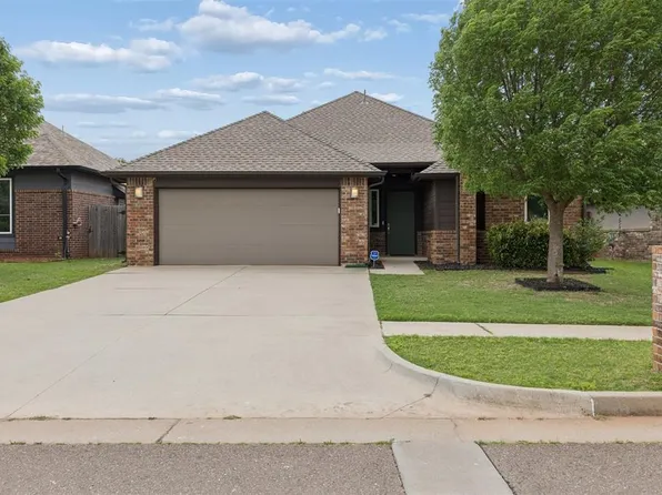17605 Black Hawk Dr, Edmond, OK 73012