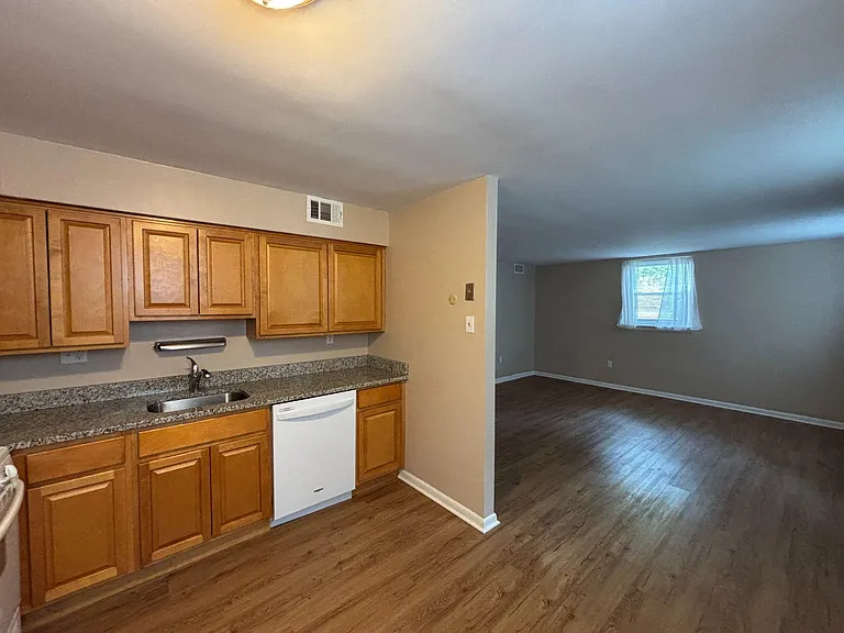 200 W Evergreen Ave #1B — Photo 8