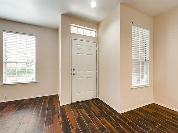 2nd image of 2215 Central Park Ln