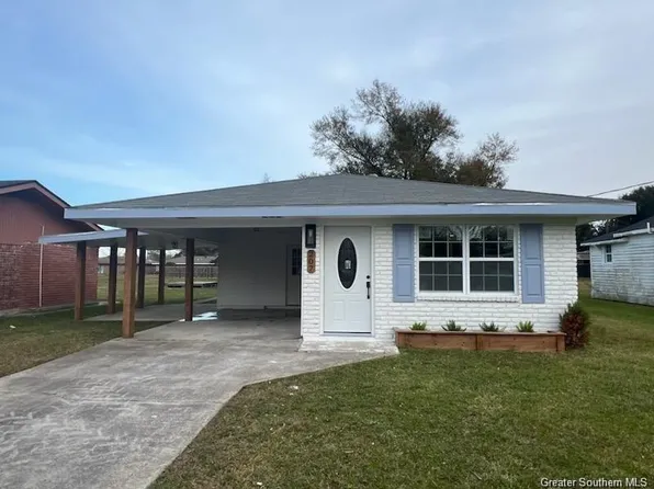 207 S Bowers Ave, Iowa, LA 70647