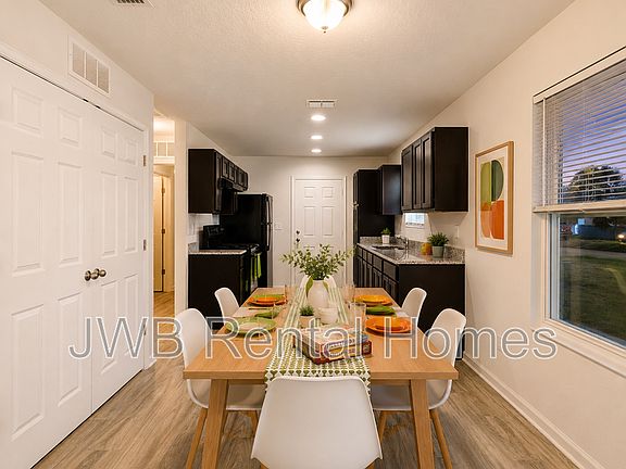 5th image of 1507 W 6th St