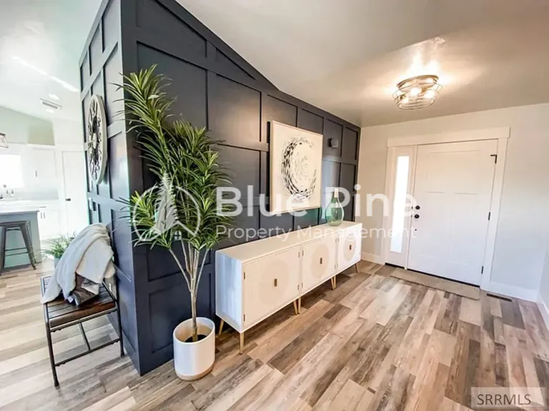6389 Maggie Dr — Photo 3