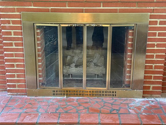 5th image of 929 Logan St