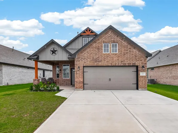 126 Peachleaf Ct, Anahuac, TX 77514
