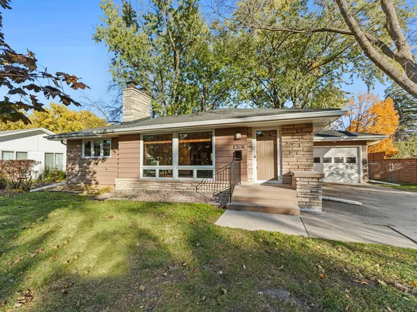 1306 Valders Ave N, Golden Valley, MN 55427