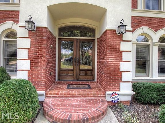 3rd image of 340 Tividale Ct