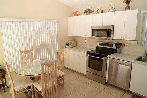 1st image of 1057 Fairfax Cir W