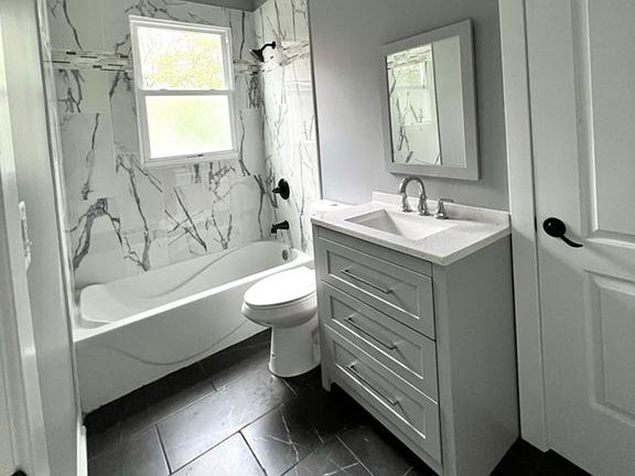 5th image of 73 W 14th Pl APT 1