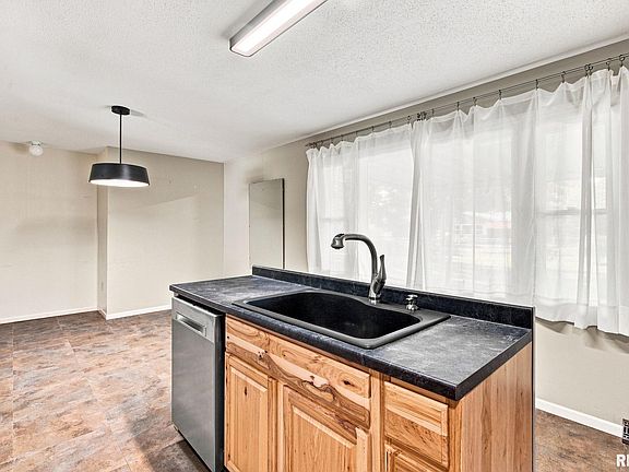 5th image of 1803 W Walnut St