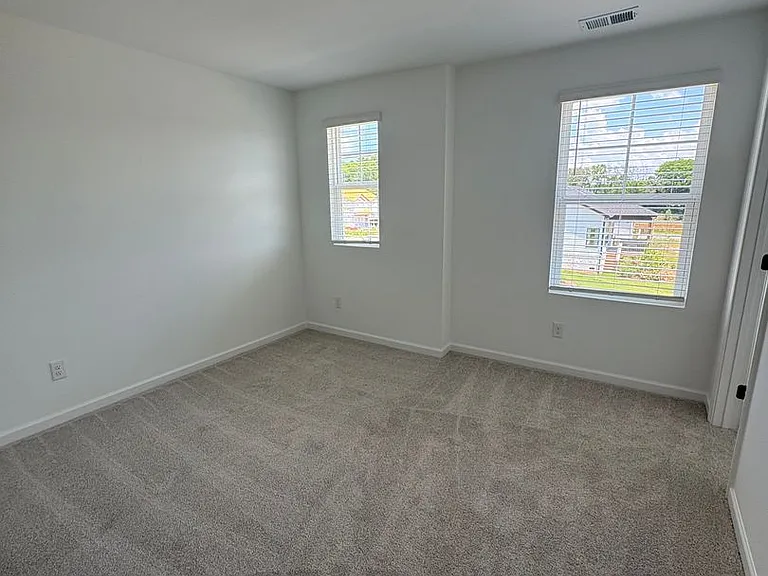 2942 Sharpstone Dr — Photo 12