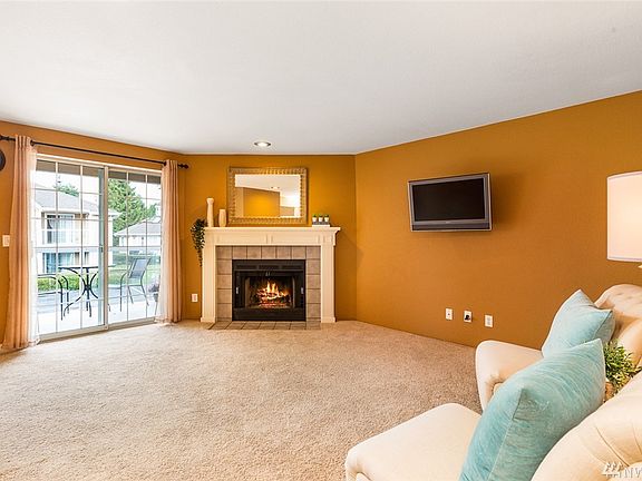 3rd image of 16419 Spruce Way APT B4