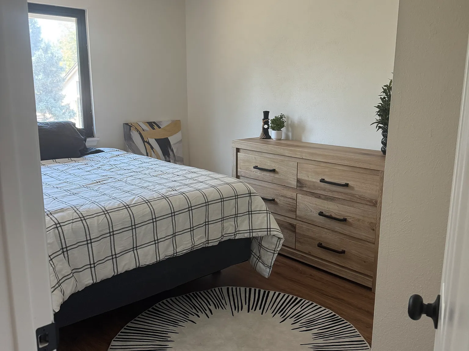 3 bed, $1,150 — Photo 3