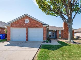 1202 Saratoga Dr, Euless, TX 76040