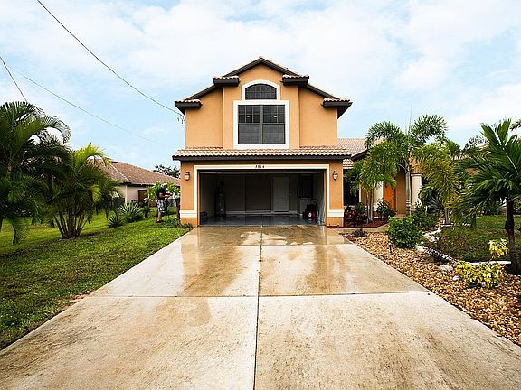 4th image of 3814 NW 5th Ter