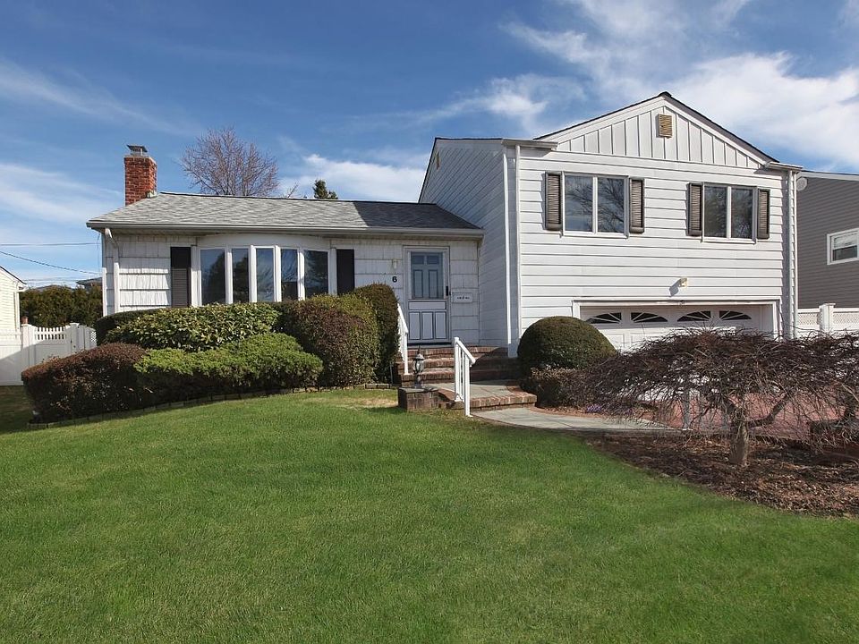 1st image of 6 Cranberry Ln