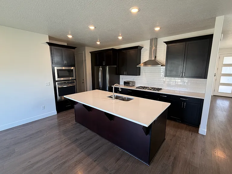 1071 W Sebal Ln — Photo 5