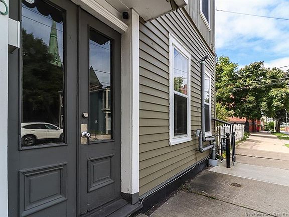 3rd image of 80 Duke St