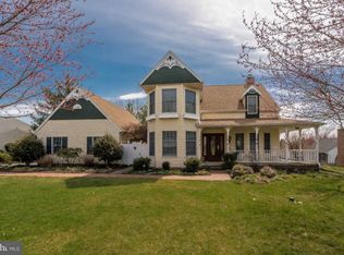 8 Canterbury Ct, Lititz, PA 17543