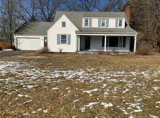 141 Waranoke Rd, Manchester, CT 06040