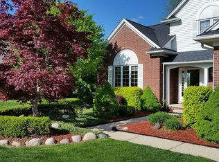46724 Glen Pointe Dr, Shelby Township, MI 48315