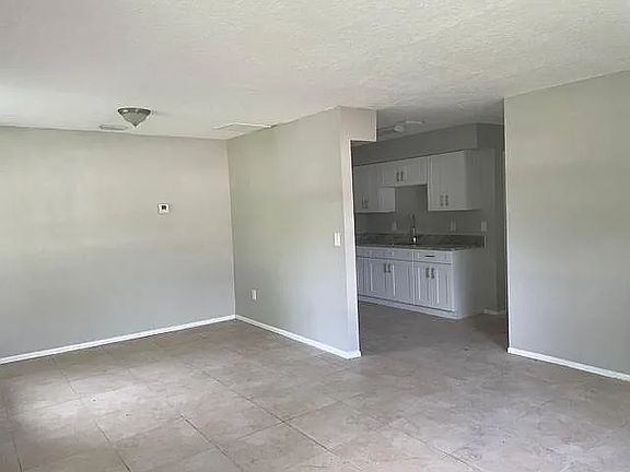 4th image of 1525 W Lambright St