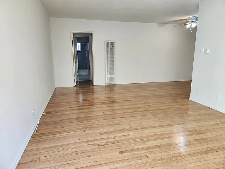 1041 Euclid St #C — Photo 3