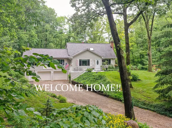 5124 Perryville Rd, Holly, MI 48442