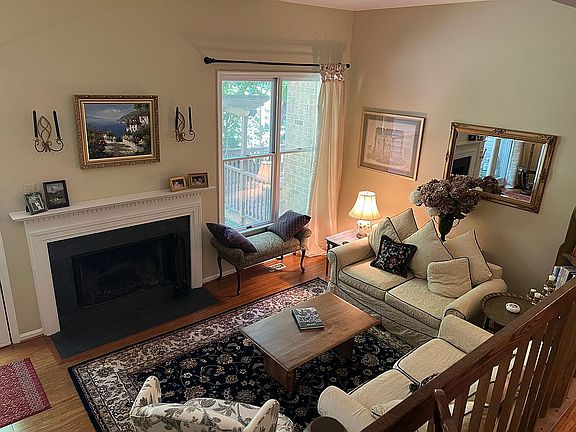 3rd image of 4858 Cloister Dr