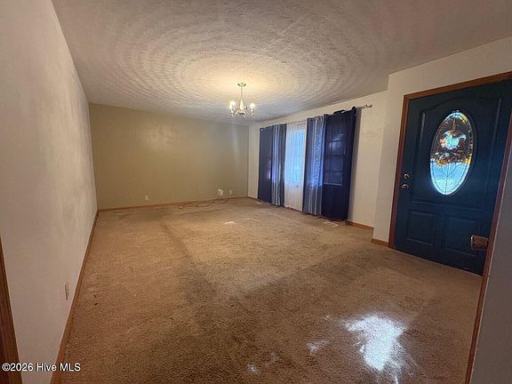 3rd image of 417 Hickory Drive