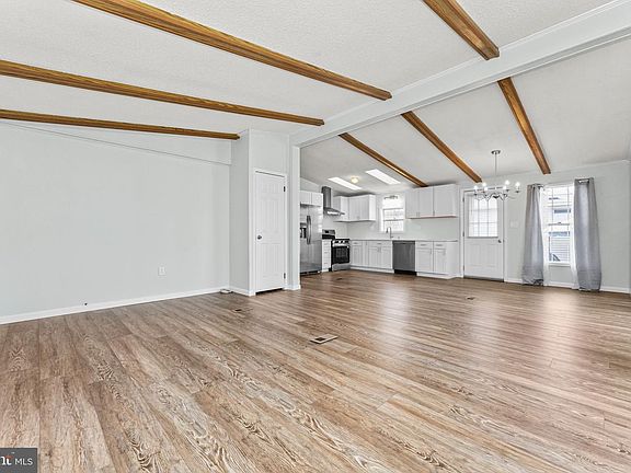 4th image of 738 Aspen Cir