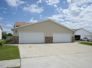 2912 Wheatland Dr S, Fargo, ND 58103
