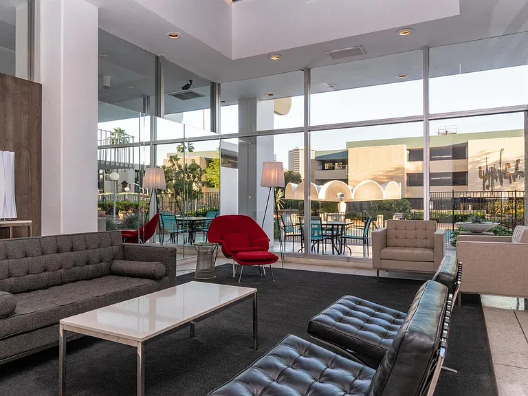 207 W Clarendon Ave #20D — Photo 6