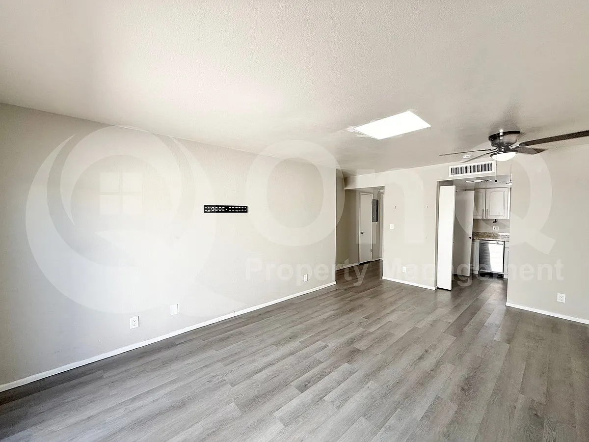 2 bed, 1.0 bath, 974 sqft, $1,649 — Photo 4