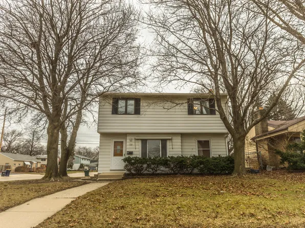 904 S 112th St, West Allis, WI 53214