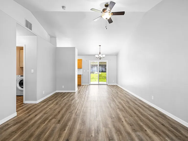 3812 S Springfield Ave — Photo 23