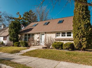 2930 E Rhode Island Ave, Milwaukee, WI 53207